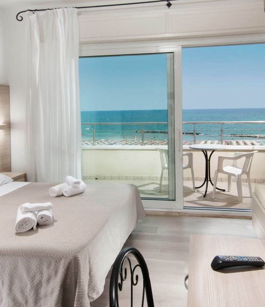 Room with sea view 